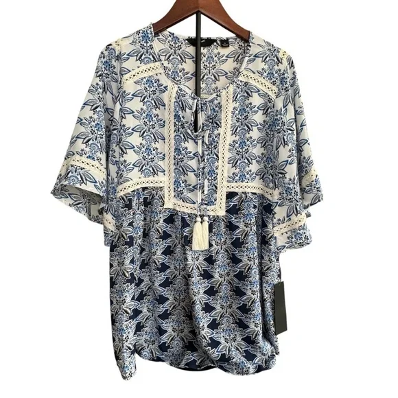 NWT Crepe Crochet Trim Peasant Top - Picture 3 of 7